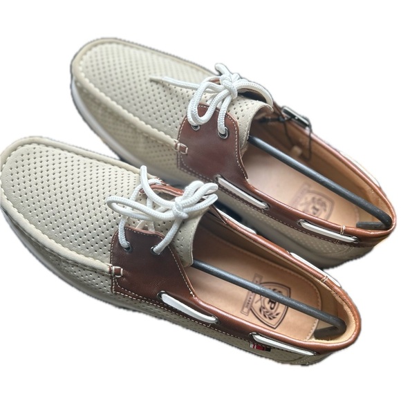 Other - NEW- Phat Classic Mens Casual Boat Shoes. 9.5 mens